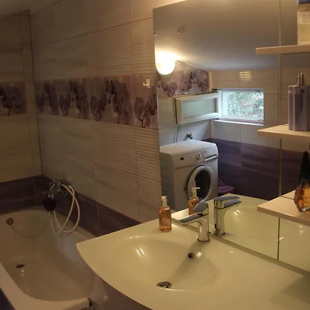 Nima Apartament
